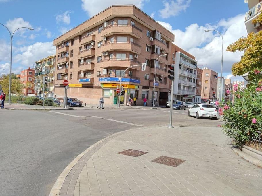 Habitaciones Individuales En Apartamento Μαδρίτη Εξωτερικό φωτογραφία